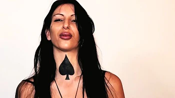 Tiffany takes care of the customers... - Jacquie et Michel TV