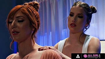 ALL GIRL MASSAGE - Naughty Octavia Red Offers The Best Happy Ending Massage