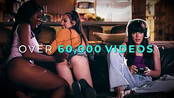 GIRLSWAY - Chanel Camryn Has Romantic Sex With Pretty Scarlett Alexis On Piano - SPANISH SUBTITLES