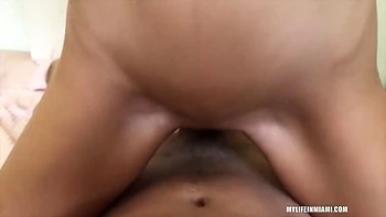 Petite Pause Sexe Avec La Sublime Vina Skyy