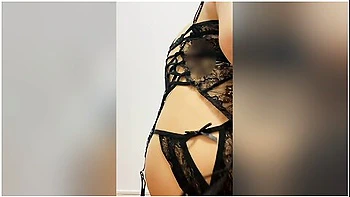 Japanese [amateur Individual Shooting] Standing Masturbation. I Feel It With A Gata Belt, High Heels And Erotic Lingerie