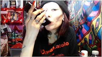 Miss Wagon Vegan Insults, Offends And Says Bad Words To Googles Assistant