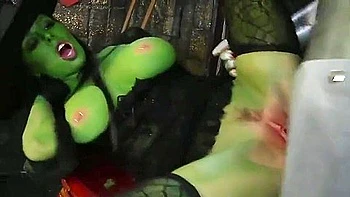 Not The Wizard Of Oz Xxx (2010s,usa,maddy O Reilly, Anikka Albrite)