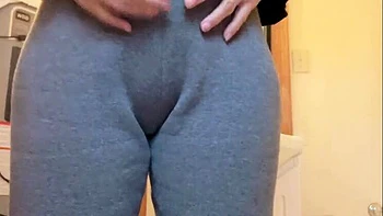 sweethanajapanese teen pissing on toilet - hairy pussy squirts water