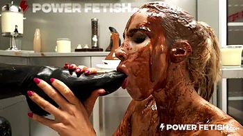 Nathaly Cherie And Little Bit - Squirts Food From Her An