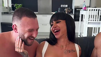 Sally, 35, manager of an equestrian center in Montauban! - Jacquie et Michel TV