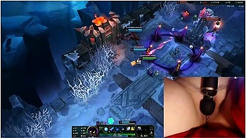 Omg! Playing With My Vibrator On The Highest Setting! League Of Legends #9 Luna - Gamer Girl