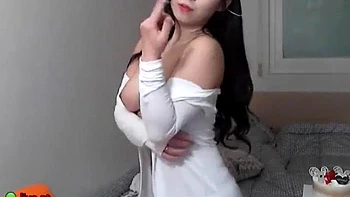 Big tits Korean cam beauty teases in stockings: Amateur, Babe  Asian Porn