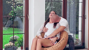 Skinny teen Vany Ully gets her asshole gapped for the first time