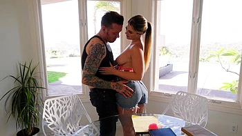 A couple has a great sex with no interruptions in shorts