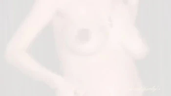 Iviola fingers her hot wet pussy