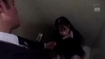 06869,A bitch is fully exposed during sex!