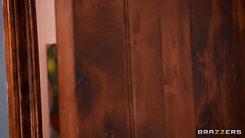 Gets Distracted When He Sees Milf Fat Ass With Ricky Spanish And Kendra Lust