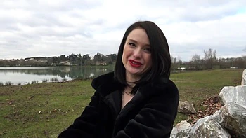 Abby teleports to the other side of the screen! - Jacquie et Michel TV