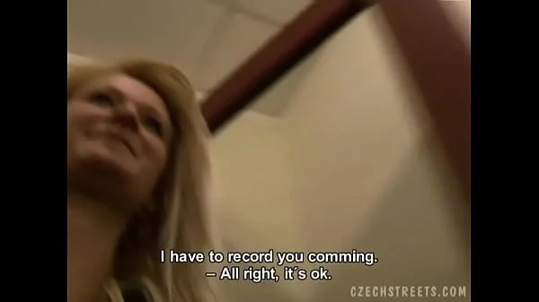 Little Caprice public