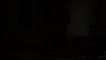 Cockhungry masseuse babe deepthroating