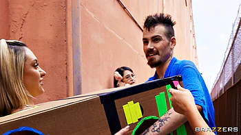 Street Heat Girl In A Box