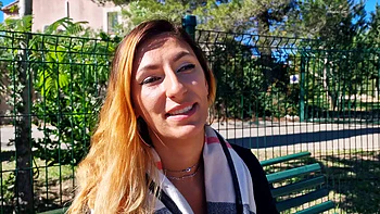 Stella, 29, shares a man with two other naughty girls! - Jacquie et Michel TV