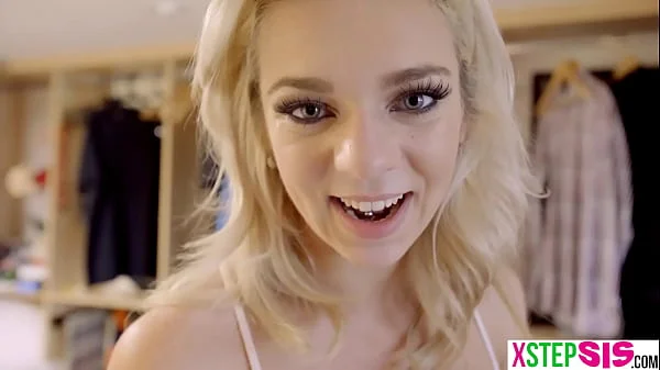 Accidently showed my big dick to my teen stepsister