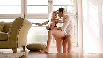 Huge Natural Breast Blonde Has First Time Anal - Florane Russell