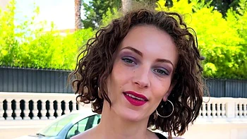 Chloé, 26 years old, saleswoman and naughty! - Jacquie et Michel TV