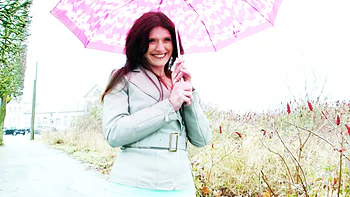 Linda, 30, hot cashier! - Jacquie et Michel TV