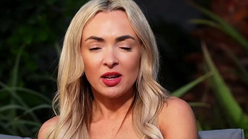 Irina, 29, incredibly hot real estate agent! - Jacquie et Michel TV