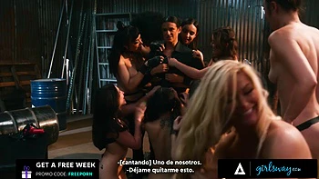 GIRLSWAY - 10 GIRL LESBIAN GANGBANG ROUGH FISTING STRAP-ON SEX AND SQUIRTING - SPANISH SUBTITLES