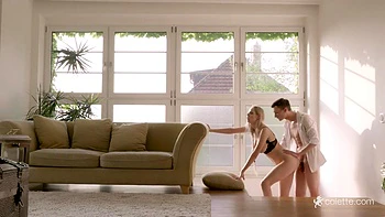 Huge Natural Breast Blonde Has First Time Anal - Florane Russell