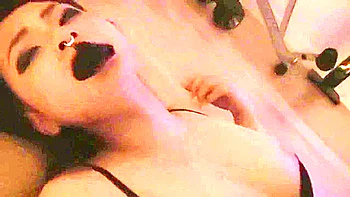 Lesbo Estella Bathory Dominates Rae Lil Ebony