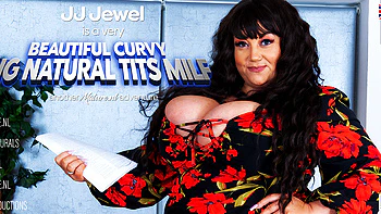 Curvy Milf Jj Jewel With Her Big Natural Tits