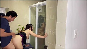 Kinantot Ang Kapatid Habang Naliligo Si Step Sister Risky Bathroom Sex