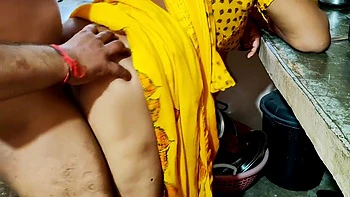 Bhabhi Ko Kichen Me Chooda