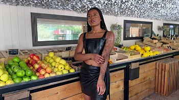 Captain Walker's lustful negotiations - Jacquie et Michel TV