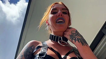 Amateur redhead shaves and masturbates