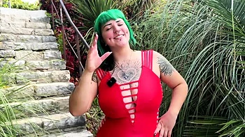 JacquieEtMichelTV Lilith De Toulon Year Old Lilith Loves
