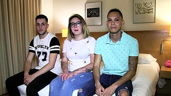 Amateur slut threesome in stockings and blowjob