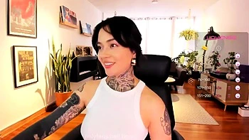 Webcam brunette solo masturbation