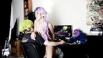 cute blonde amateur webcam teen showing