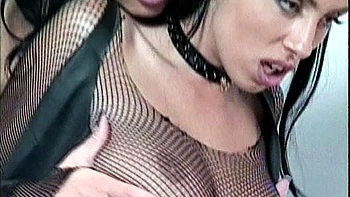 Sexy mature babe in hardcore threesome