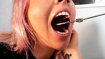 Amateur brunette teen lesbians in bath