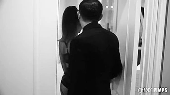 Black Babe Sucks A Big White Cock Before An Interracial Hardcore Fuck With Scarlit Scandal