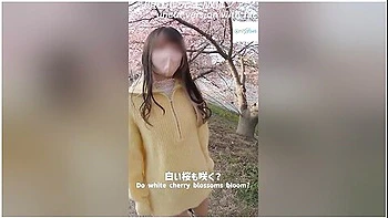 En Date Med En Amatorbarmfagre Kvindelig Universitetsstuderende Rigt Blowjob, Tilbagestaende Cream