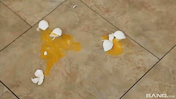 Slutty MILF with round ass Dana Vespoli spit roasted by two men