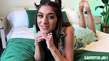 Soft and slow masturbation session with a soloing Aubry Babcock