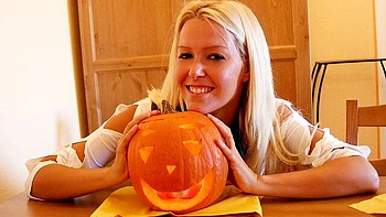 Gorgeous blonde Sophie Moone is making a nice Halloween pumpkin