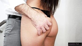 Astonishing face fucking session with a gorgeous brunette Angel Gostosa