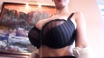 Soloing hottie Merilyn Sakova is playing with her hungry crack