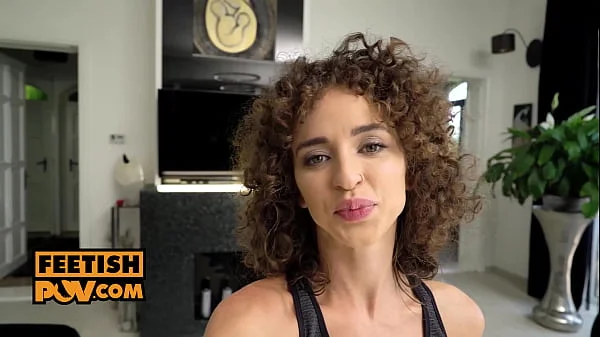 Geisha Kyd reveals her pretty paw pads as she fucks - itsPOV