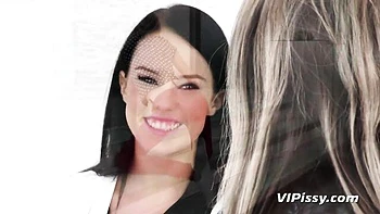 VIPissy - lesbian scene